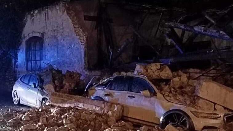 Crollo del muro, l’ira del sindaco. «Avevo sollecitato il curatore»