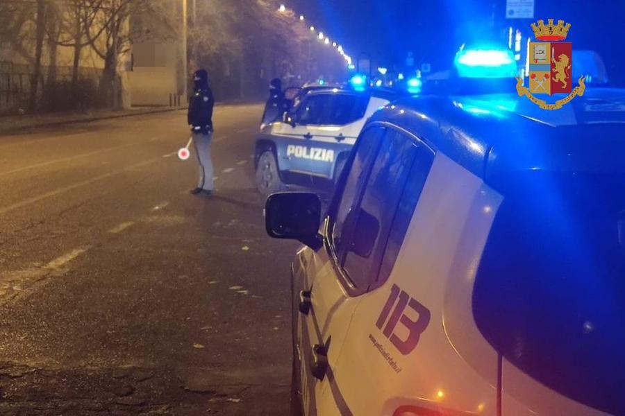 
	Posti di blocco in tutta la citt&agrave; della Polizia soprattutto nelle zone a rischio

