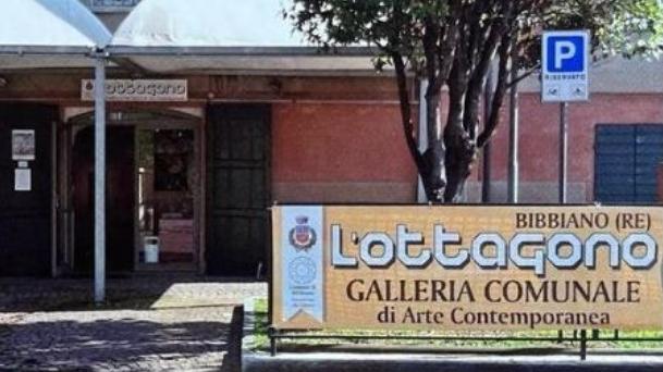 Dieci anni di mostre all'Ottagono nel libro di Panini