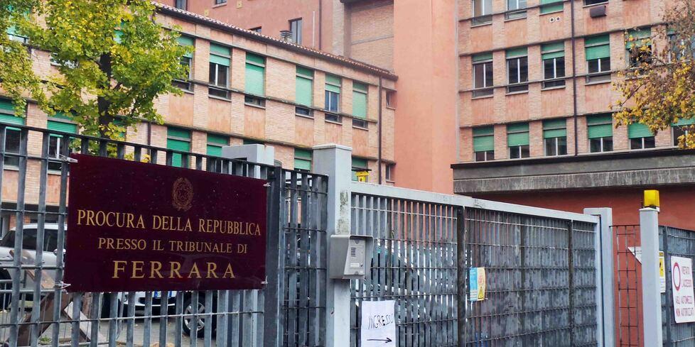 Ferrara, il broker nei guai per truffa