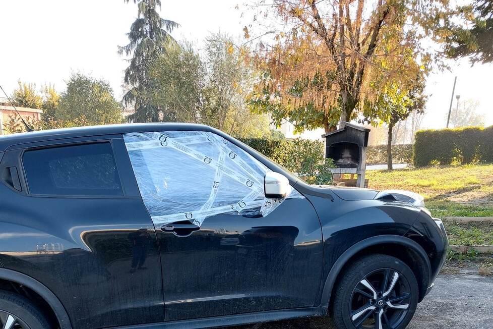 Formigine. Spaccate alle auto «Rubata la borsetta» 