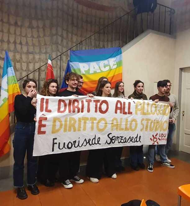 Firenze, affitti usa (e getta) agli studenti: stanza fino al venerdì, poi ci dormono i turisti