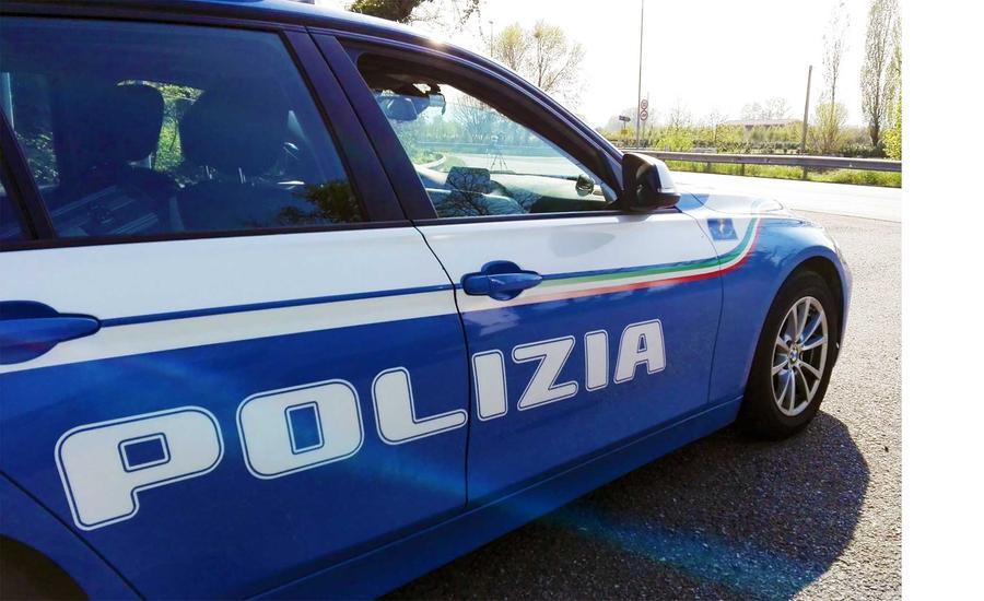 Carrara, la polizia stronca un traffico di droga: cinque arresti e due divieti di dimora