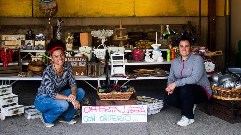 Bolletta da 7mila euro al negozio di frutta e verdura: a Livorno si arrende anche “L’orticello”