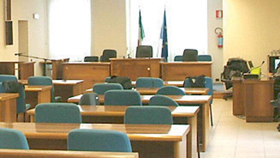 «Giochi sessuali espliciti con la figlia della compagna», condannato a sei anni per violenza su una 11enne