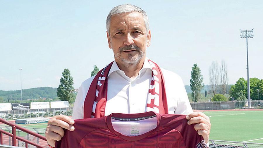 Pontedera, Zocchi mette le cose in chiaro: «Chi non dà tutto per la maglia a gennaio se ne andrà»