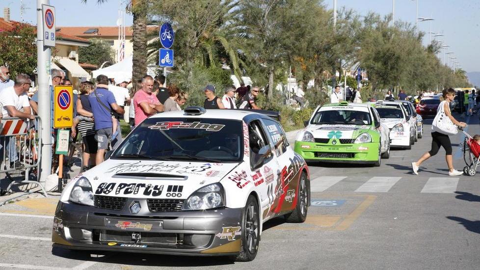 Al Rally di Camaiore trionfano Pisani e Manfredi sulla Clio R3C - Video