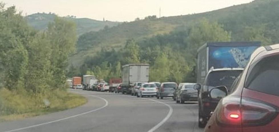 Tra Serramazzoni e Torre Maina Incubo code sull’Estense: da lunedì 3 mesi di semaforo 