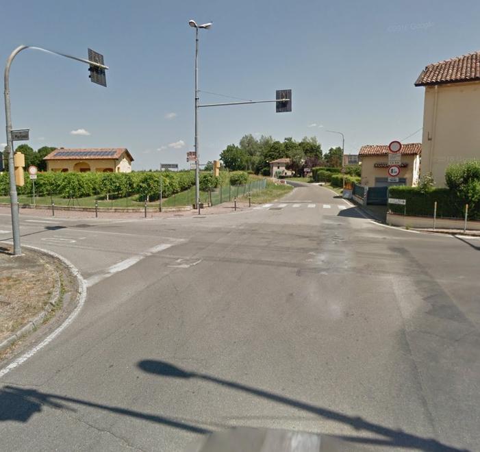 Carpi. Undicenne in bici si scontra contro un pulmino da nove posti 