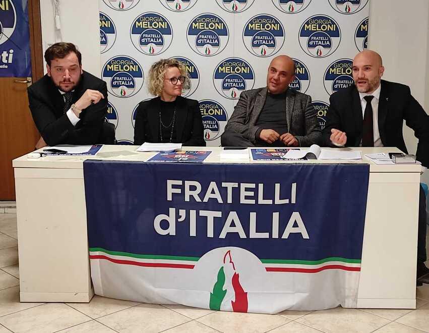 Modena. Porta a porta, lo stop di Fdi: «Il centro si riempirà di rifiuti» 