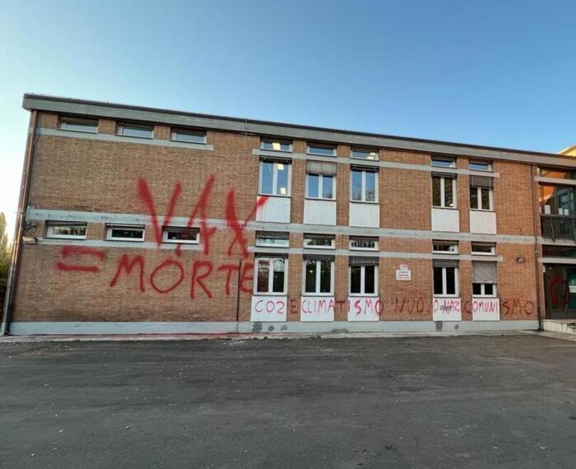 Carpi. Minacce no-vax alla preside «Pieno sostegno a Barbi» 