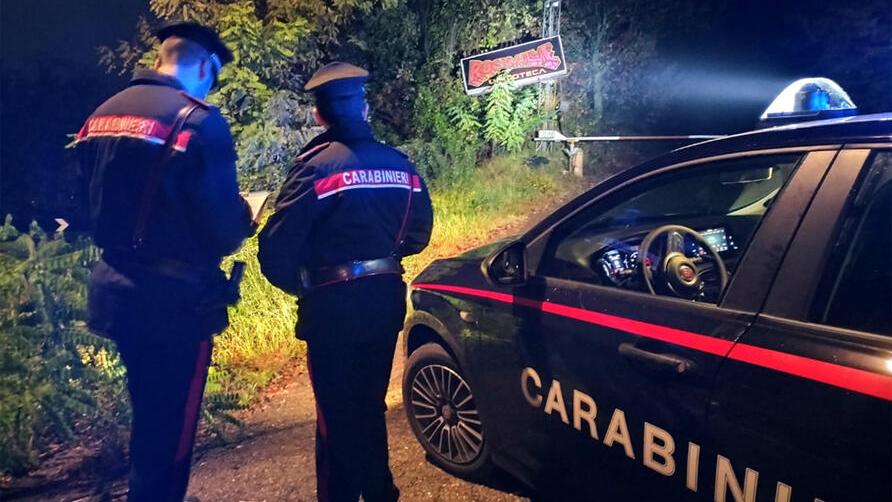 Anziani sequestrati e picchiati da tre incappucciati e armati: cercavano il figlio