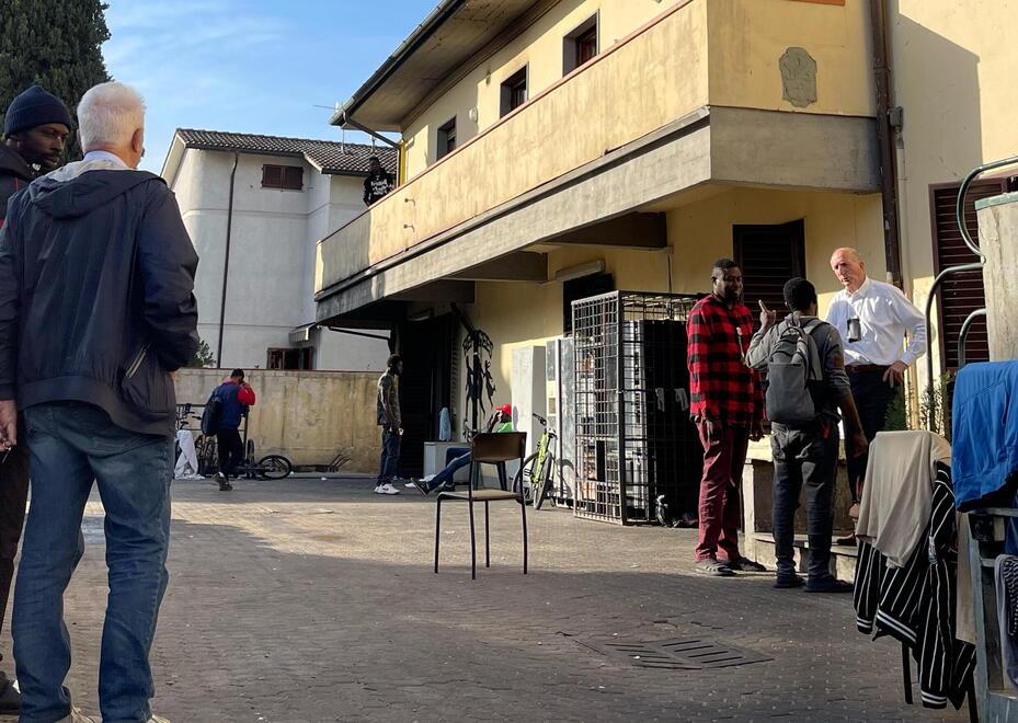 Bando deserto per la gestione dei migranti, Firenze: «Su Vicofaro, la Regione c’è»