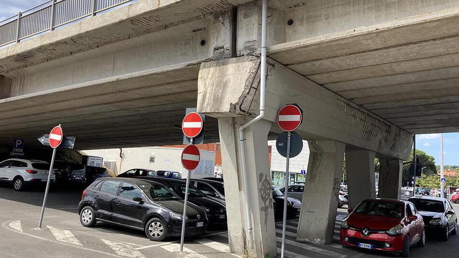 Rosignano, secondo l’assessore Bracci per il cavalcaferrovia non c’è pericolo di crollo