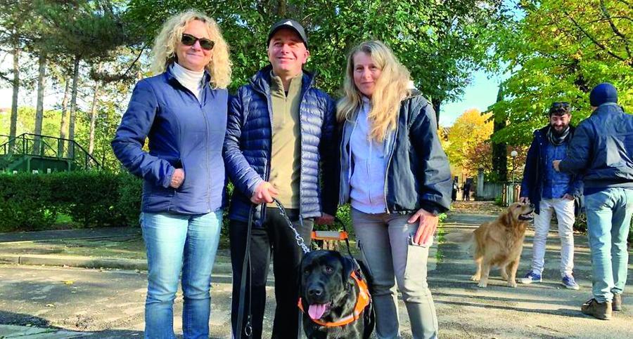 Bella ed Enzo inseparabili; lei sarà il suo cane-guida