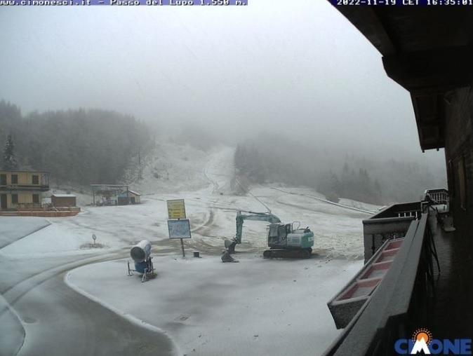 Sestola, prima spruzzata di neve a Passo del Lupo