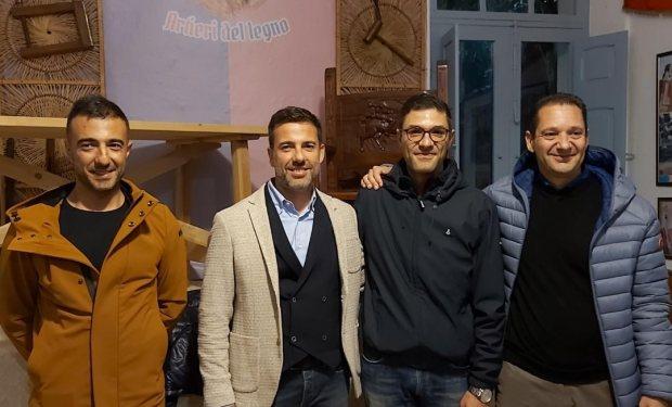 
	La&nbsp;pariglia con al centro il Componidori e a destra il majorali del Gremio

