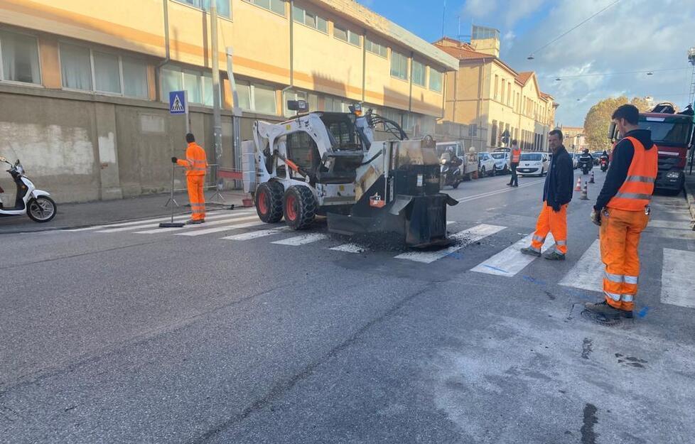Via ai lavori alle strisce killer all’ingresso dell’ospedale