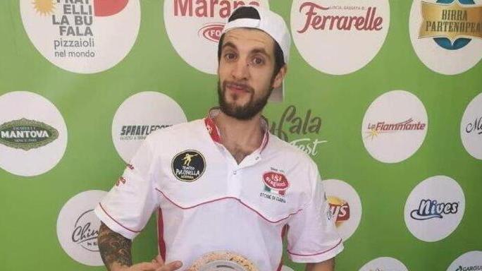 Pizzaiolo e sportivo muore a 30 anni. L’amico del cuore: «Ti porterò con me per sempre “Gio”»