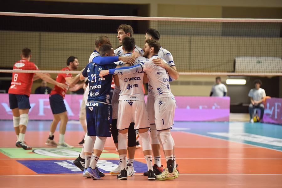 Modena, missione compiuta a Taranto