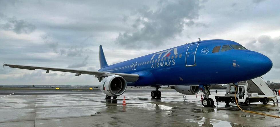 Aerei, volare in Sardegna a Natale costa caro e da inizio anno scatta l’isolamento 