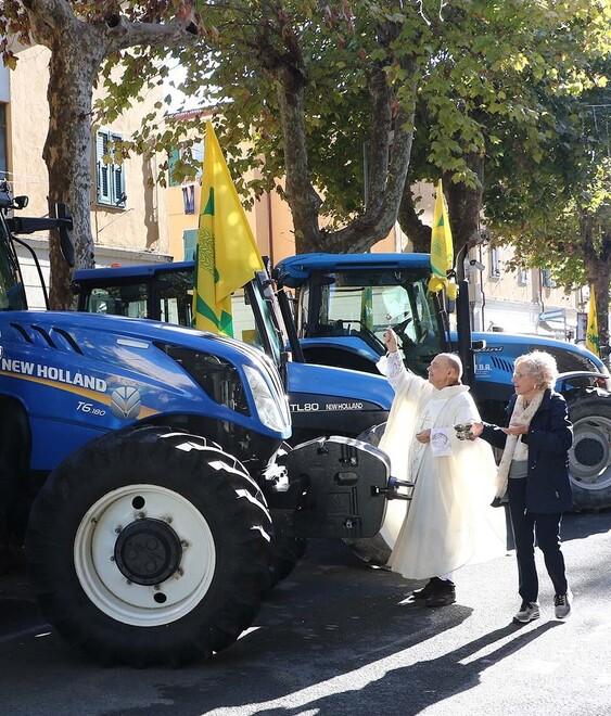 Massa, rischia l’11% delle aziende agricole: al via campagna anti cibo sintetico