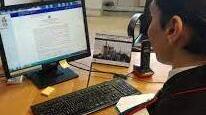 Paga il pc ma il venditore sparisce con i soldi: giovane operaio truffato su internet
