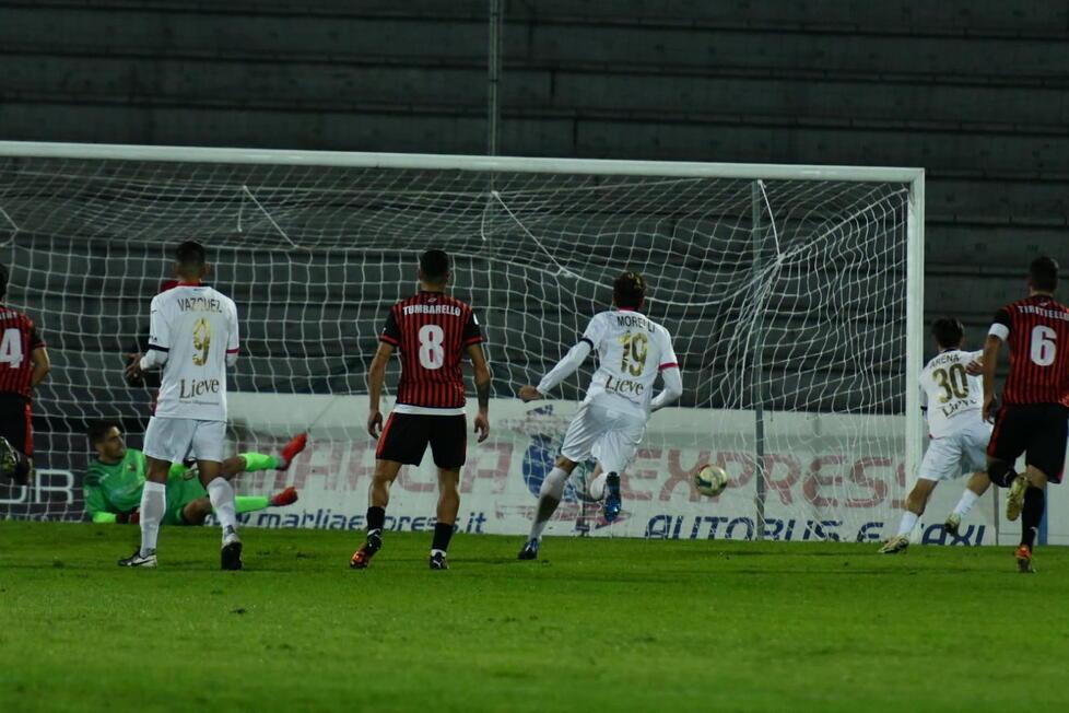 Lucchese sconfitta dall’arbitro che regala un rigore al Gubbio