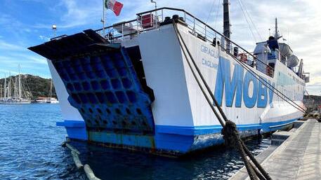 Mare forza 9, stop ai collegamenti Sardegna-Corsica
