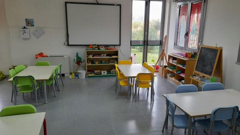 Pesci rossi, grattugie e bimbi in libertà. Viaggio nel primo asilo montessoriano di Livorno