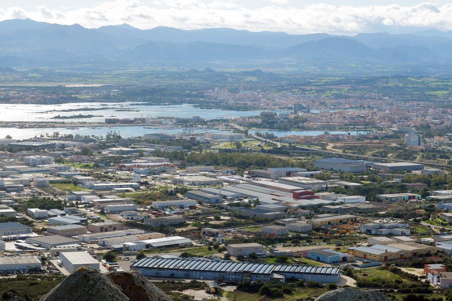 
	Veduta della zona industriale di Olbia&nbsp;

