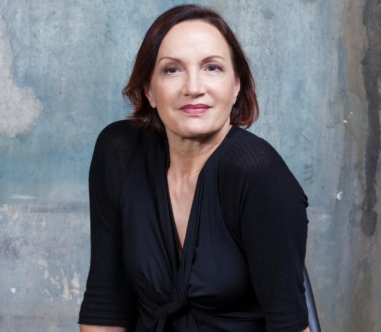 Maddalena Crippa: «Che errore attualizzare i testi teatrali, vanno messi al servizio dell’autore» 