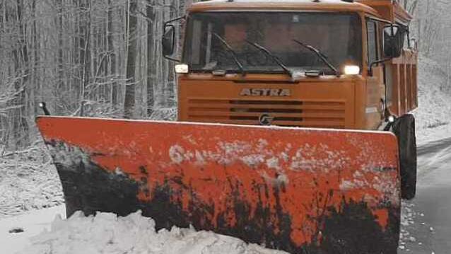 Neve, Frassinoro spala in extremis. Al Cimone arrivano i super gatti