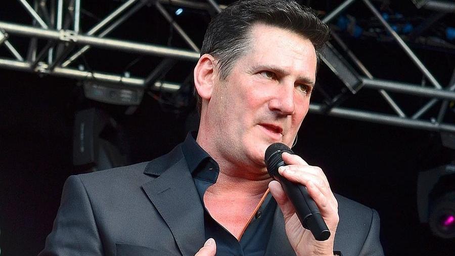 Tony Hadley a Ferrara: l’ex Spandau Ballet dal vivo all’Abbado