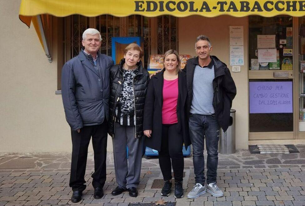 Bomporto. L’edicola di Solara cambia gestione Paola va in pensione dopo 33 anni 