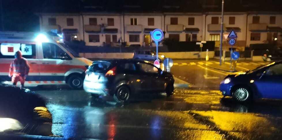 Vignola Incidente in via per Sassuolo: quattro feriti, uno è un bambino 