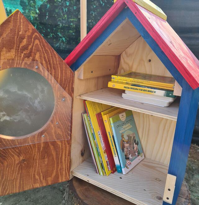 Finale. Rulli Frulli, piantati 5 alberi e nasce una casa del libro 