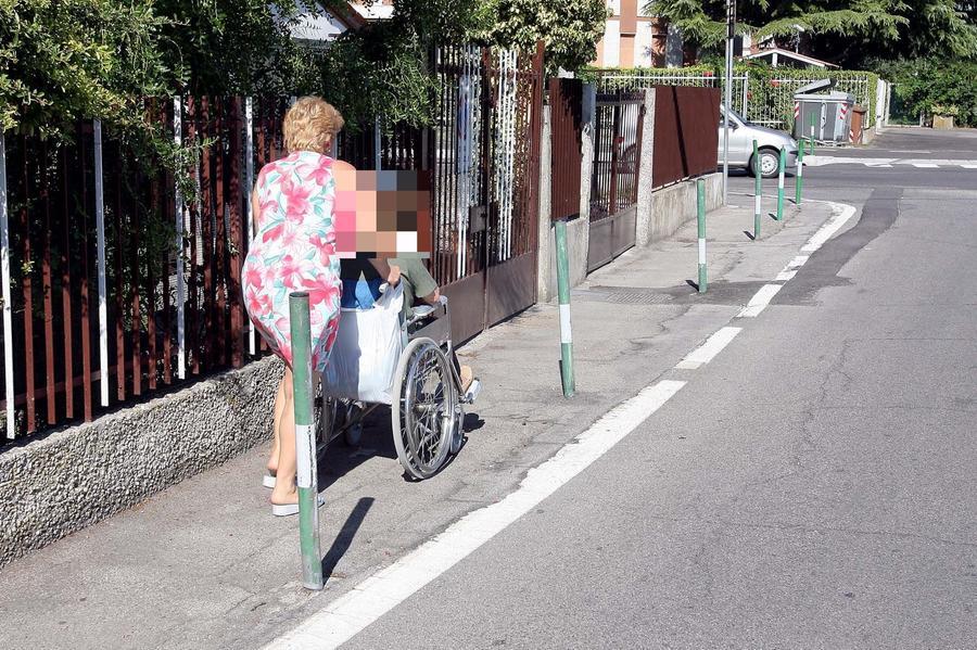 Modena «Io, badante, truffata dalla finta coop» Ecco come funzionava il reclutamento