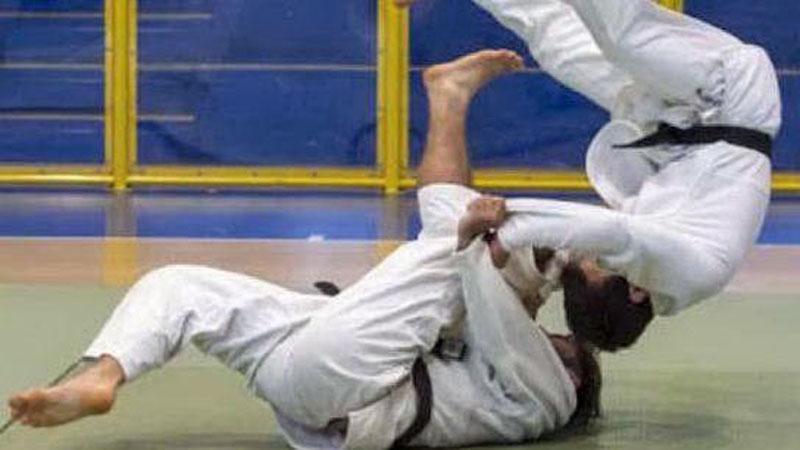 
	Due judoka durante un allenamento sul tatam

