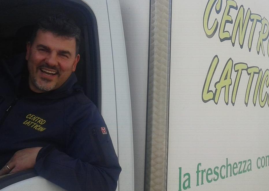 Nico Carli al posto di guida del suo furgone