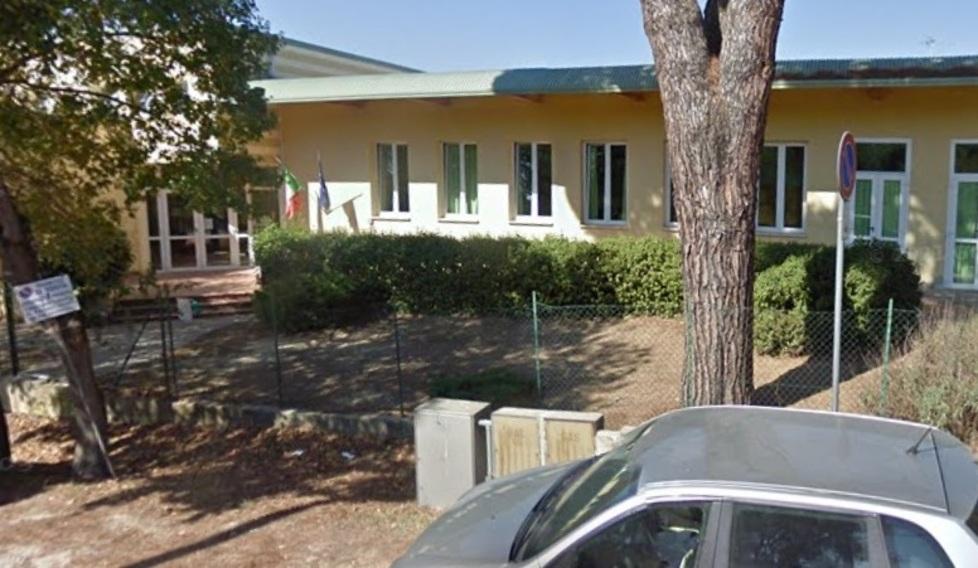 Topi in classe a Pianezzoli: scattano le misure della scuola
