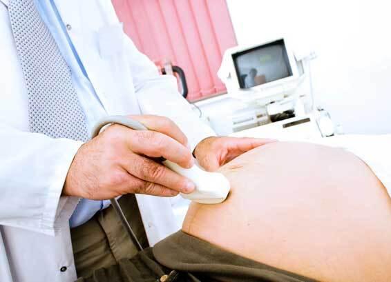 Mancano i ginecologi al consultorio: donne in presidio all’ospedale di Cecina