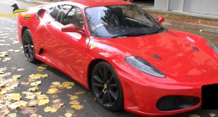 Asti: sequestrata falsa Ferrari, ricavata da una Toyota, costruita da un 26enne