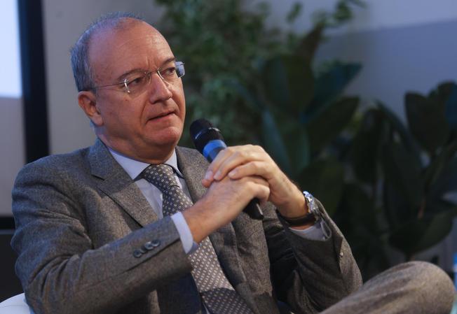 Reddito di cittadinanza, Valditara: «Stop a chi non assolve l'obbligo scolastico»