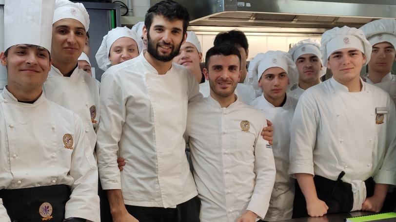 Serramazzoni. Lo chef stellato torna a scuola «Mai smettere di imparare»
