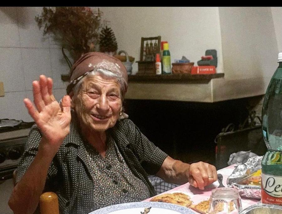 
	Nonna Giovanna aveva 90 anni

