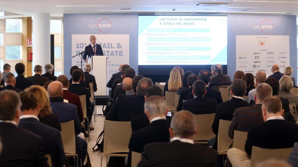 Centri commerciali: consumatori 'mordi e fuggi', mercato maturo