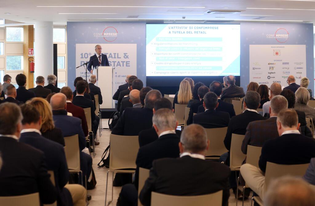 Centri commerciali: consumatori 'mordi e fuggi', mercato maturo