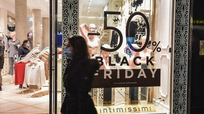 L’isola si spacca sul Black Friday, i saldi prenatalizi non soddisfano tutti