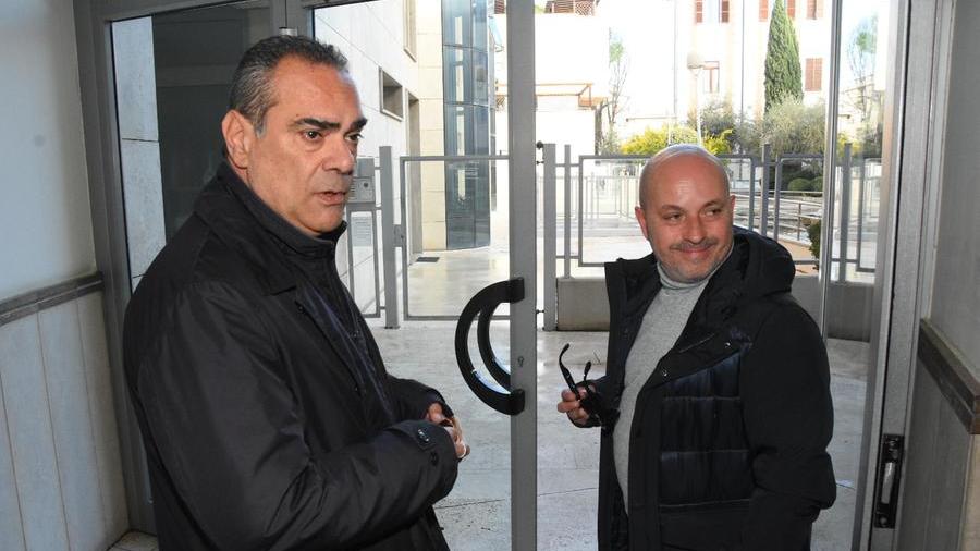 Lamioni e Guida dopo la firma dal notaio (foto Agenzia Bf)